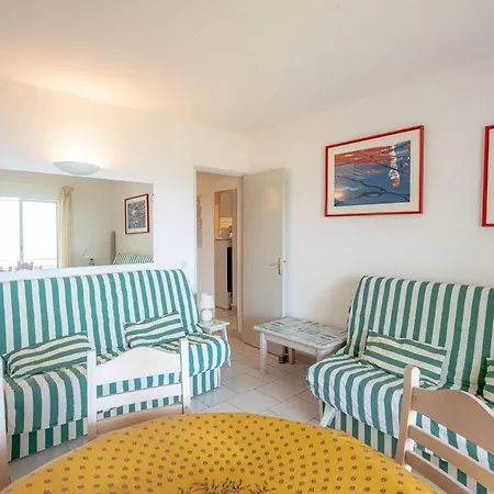 Confortable à Aiguebelle Avec Terrasse Et Parking Privé - Fr-1-816-13 Le Lavandou