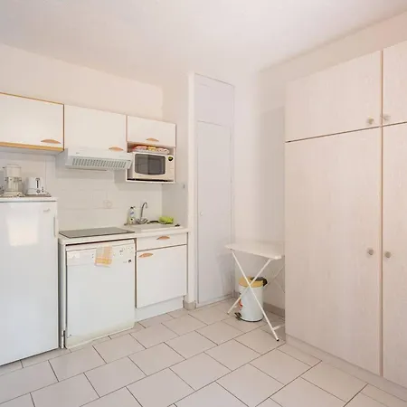 Confortable à Aiguebelle Avec Terrasse Et Parking Privé - Fr-1-816-13 *